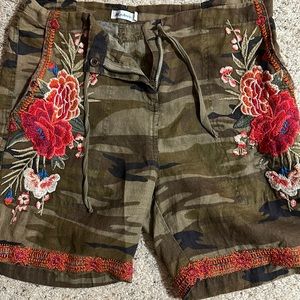 Johnny Was/JW Los Angeles camo shorts